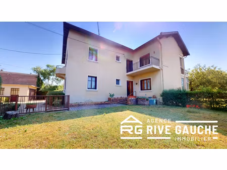vaste maison divisée en deux appartements – plus de 270 m² habitables