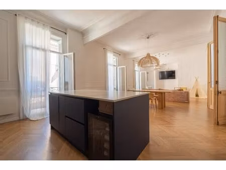 appartement haussmannien de type 4 de 145 44 m2