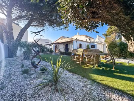 maison rénovée sur un terrain de 810 m2