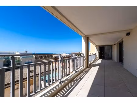 t4 de standing avec terrasse  au 3e étage d'une résidence neuve