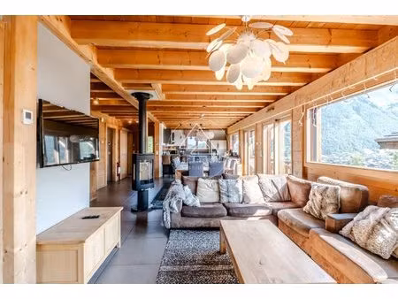 superbe chalet 7 chambres avec appartement indépendant à proximité du centre de morzine