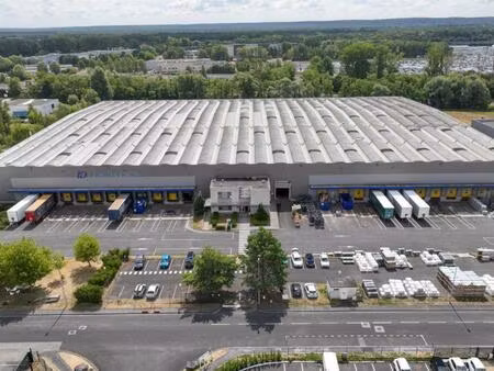 location entrepôt le meux 60880 7387m² à 17627m²