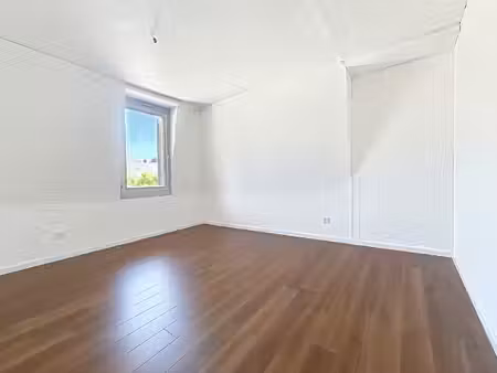 vente appartement 3 pièces  65.40m²  château