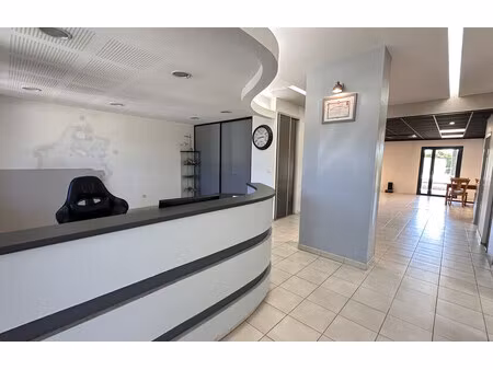 local professionnel de 132 m² à vinay - 215 000 €
