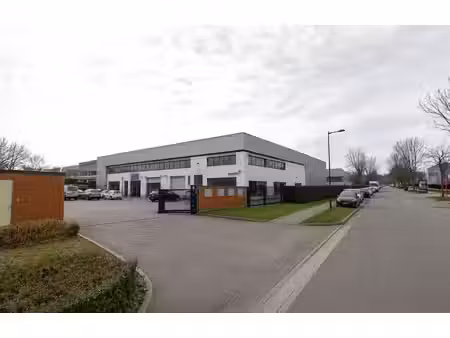 location local d’activités 351m² à 1373m²