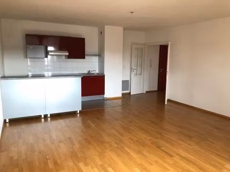 location appartement 3 pièces 73m²