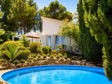 villa de plain-pied avec piscine calme absolu 4 faces proche narbonne