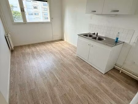location appartement 3 pièces 82m² douai 59500