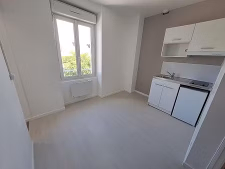 location appartement 1 pièce  19.45m²  nantes