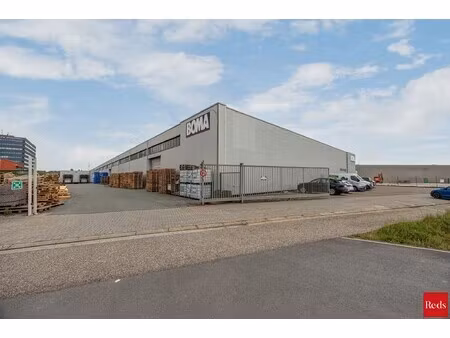 logistiek bedrijfsgebouw te huur op toplocatie