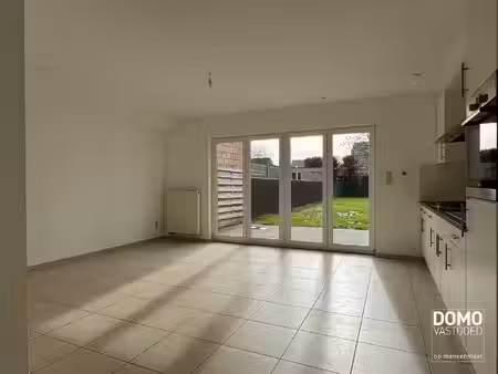 ruime woning met tuin  garage en 3 slaapkamers vlakbij centrum hasselt
