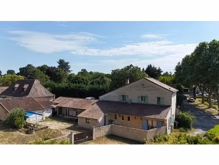 maison de bourg et logement independant a renover