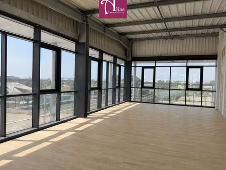 location local commercial 93m² baie mahault 97122