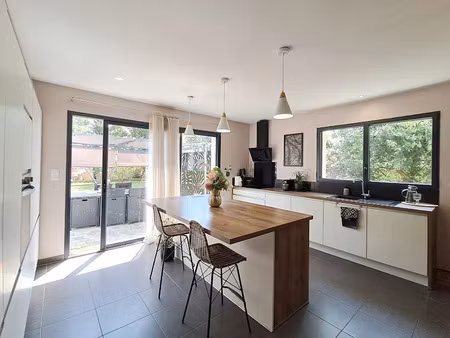 vente villa 6 pièces 137 m² à tressé (35720)  330 750 €