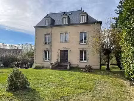 vente maison 8 pièces à figeac (46100)  329 000 €