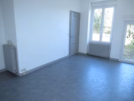 location appartement 3 pièces 61m² la ferte mace 61600