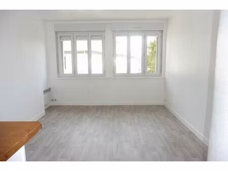 location appartement 2 pièces 47m² coutances 50200