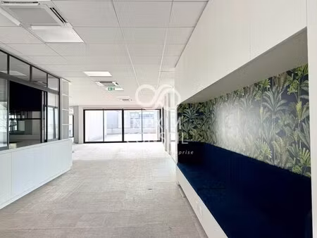 location bureaux 245 m² à 543 m²