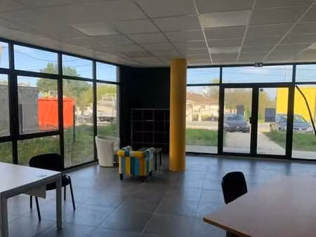 vente commerce pompignac 33370 220m²