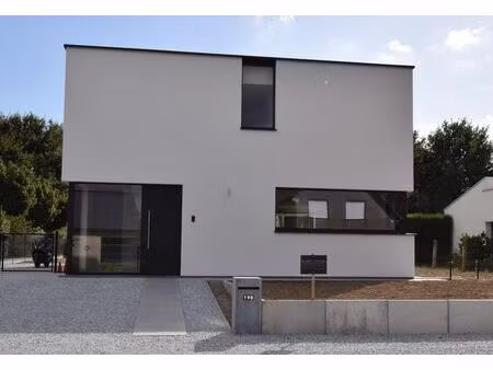 huis te koop in nederename met 3 slaapkamers