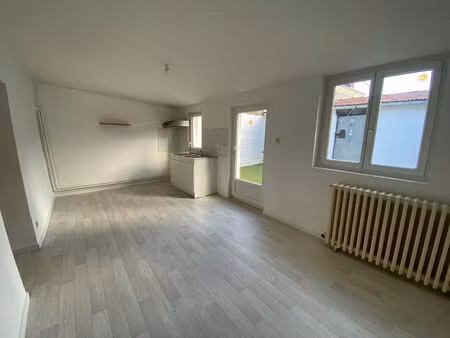 location maison 3 pièces  83.09m²  saint