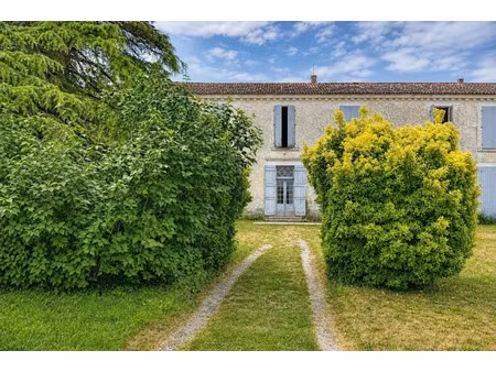 vente propriété 7 pièces 400 m² à saint-savinien (17350)  320 000 €