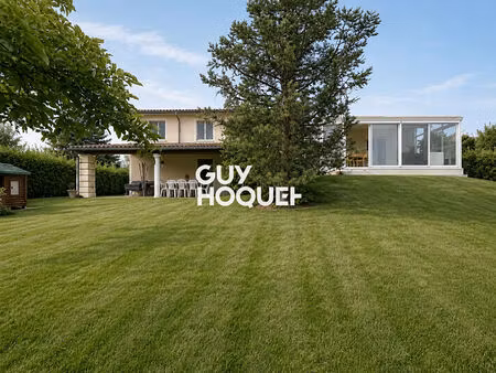maison sur demi niveaux 4 chs + garage double et terrain de 756 m² environ - 71000 sance