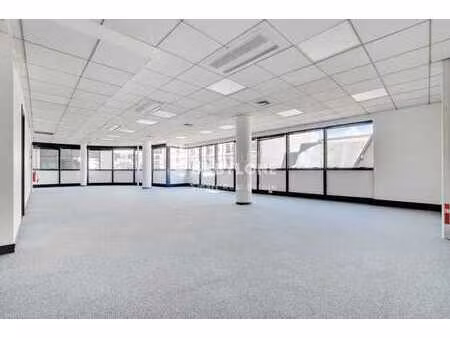 location bureaux 157 m² à 739 m²