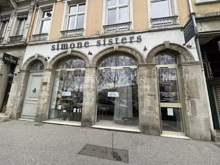 location commerce lyon 2 69002 322m²