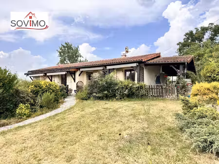 en campagne  dans un cadre champêtre  maison familiale avec logement indépendant  vendue..