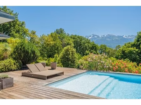 exceptionnel a meylan : tres belle villa contemporaine de 300 m2 niche dans un havre de...