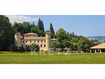 exceptionnel château restauré - vue exceptionnelle