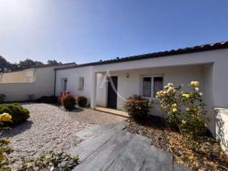 location maison à grosbreuil (85440) : à louer / 96m² grosbreuil