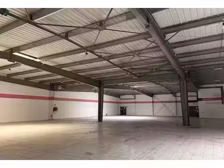 location commerce maurepas 78310 2088m²