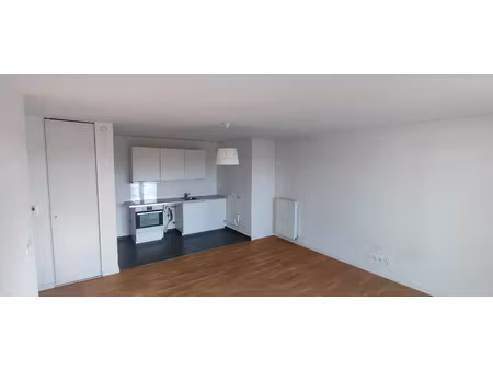 grand studio de 39m² avec balcon et garage idéal investisseur