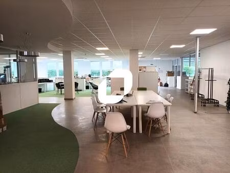 vente bureaux 1 678 m²
