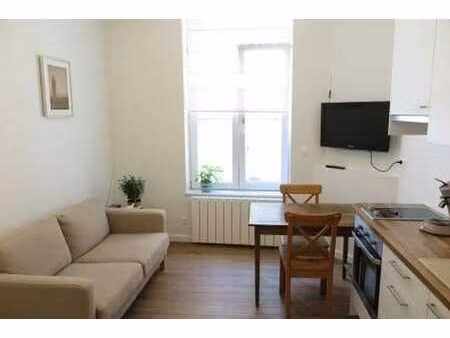 studio (30 m2) au rez-de-chaussée dans une rue calme