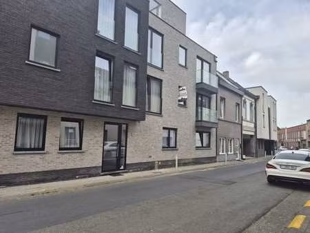 recent appartement met 2 slaapkamers in centrum wetteren.