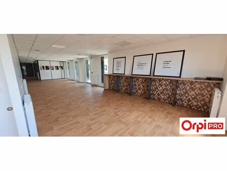 location bureaux 304 m²