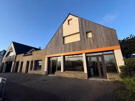 location commerce arzon 56640 115m²