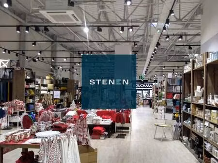 location commerce cabries 13480 840m²