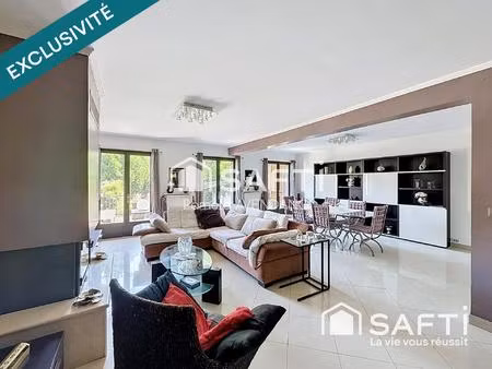 maison familiale de 209 m² aux volumes généreux avec jardin et appartement indépendant