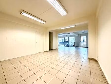 espace de bureaux proche de toutes les commodités