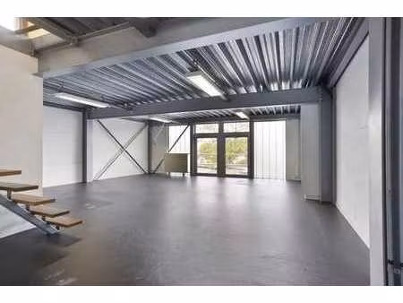 bureau d'environ 367m² à vendre dans le centre de torhout