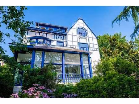 superbe maison de style victorien avec jardin luxuriant - 6c