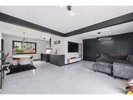 maison rénovée (peb b) avec garage et jardin au centre de h