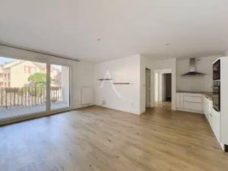 location appartement 3 pièces à angers (49000) : à louer 3 pièces / 62m² angers