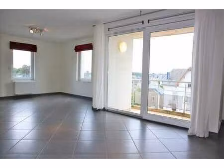 appart. 2ch  terrasse  cave  1 parking ext.proche de la gare