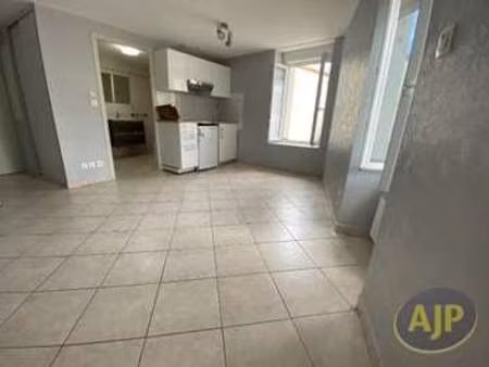 location appartement t1 à saint-philbert-de-grand-lieu (44310) : à louer t1 / 24m² saint-p