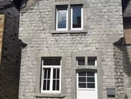 a vendre maison en pierre houx 3 façades 2 ch jardin cour